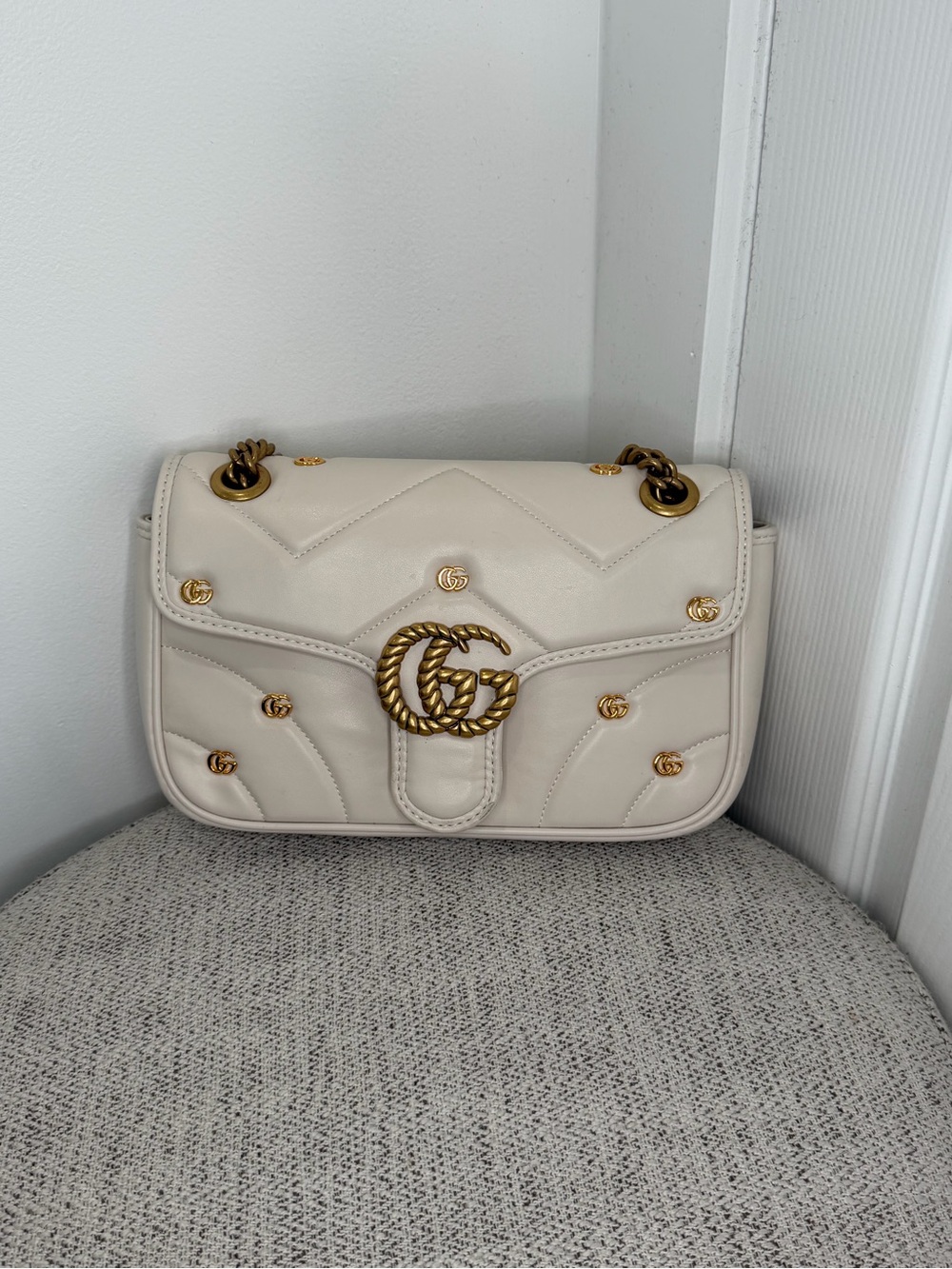 Gucci Cream Leather Shoulder Bag with Gold GG Hardware